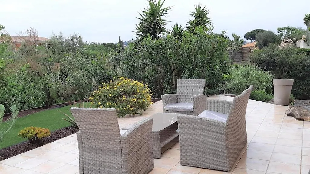 Villa For 9 People 15 Mins Walk From The Beaches And The Center Of Ste Maxime サント・マキシム フランス