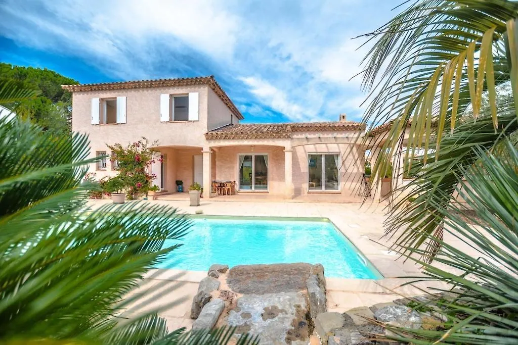 Villa For 9 People 15 Mins Walk From The Beaches And The Center Of Ste Maxime サント・マキシム