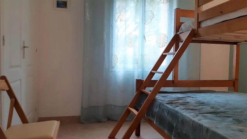 Villa For 9 People 15 Mins Walk From The Beaches And The Center Of Ste Maxime サント・マキシム